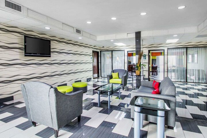 Hotel Interior 11 of 37