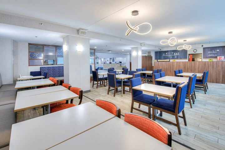 Hampton Inn by Hilton Ottawa