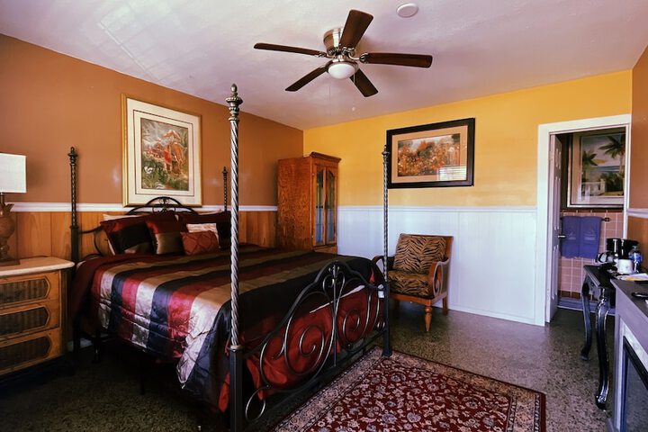 Room 15 of 37