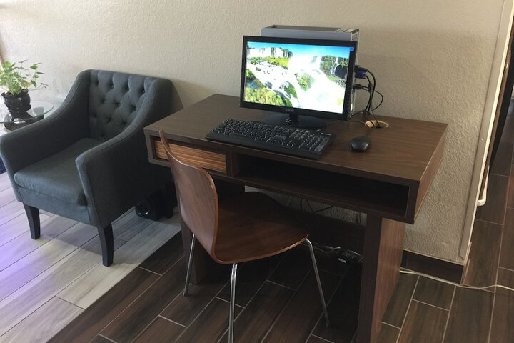 Business Center 28 of 28