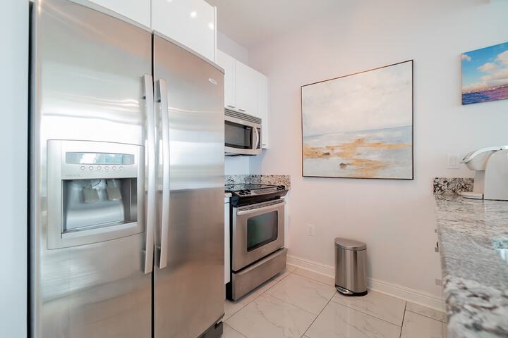 Casa Costa 308s Studio Pools, Jacuzzi, Beach, Shops & Dog Friendly
