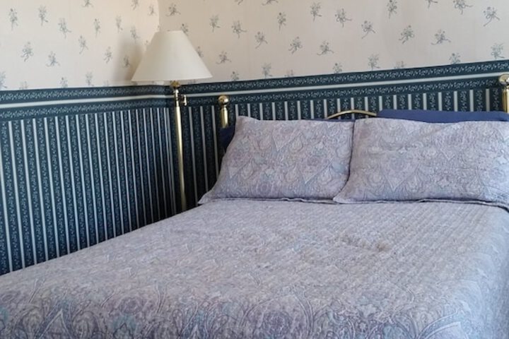 Room 14 of 32