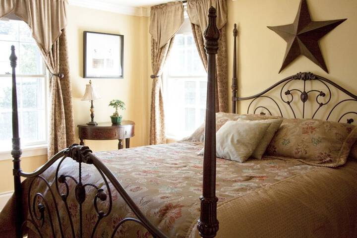 Room 54 of 76