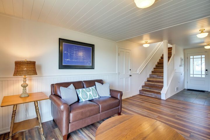 Scenic Bandon Vacation Rental w / Beach Access!