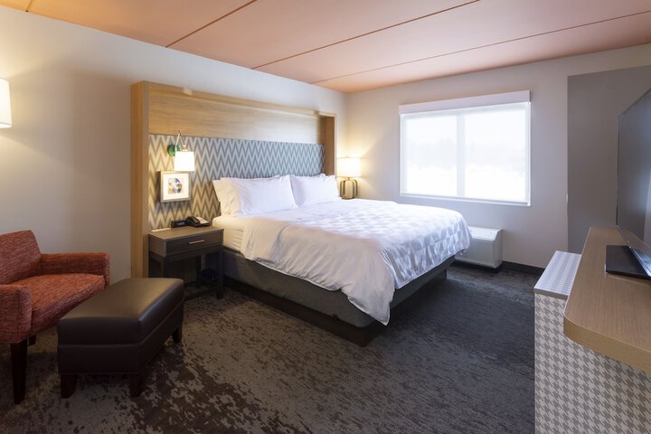 Room 33 of 53