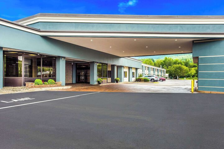 Hotel 2 of 42