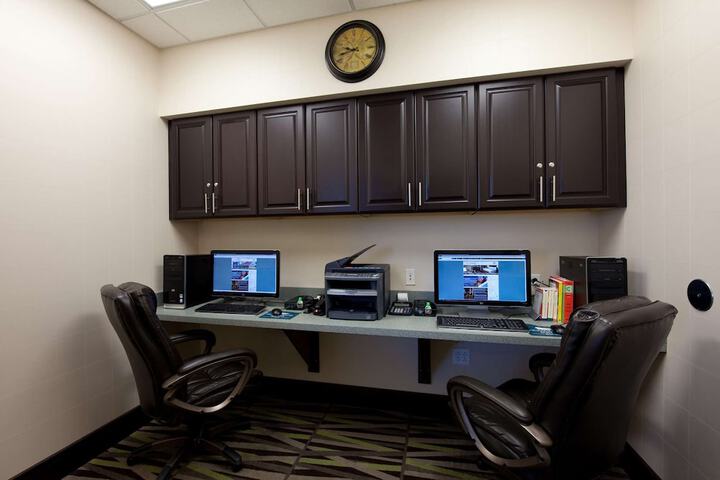 Business Center 47 of 48