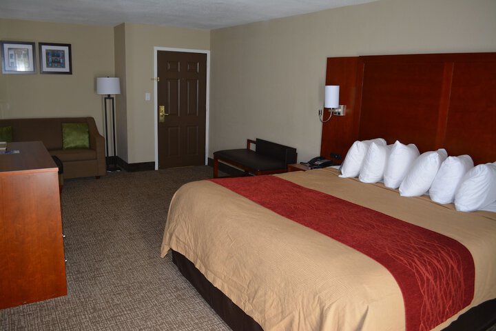 Room 33 of 43