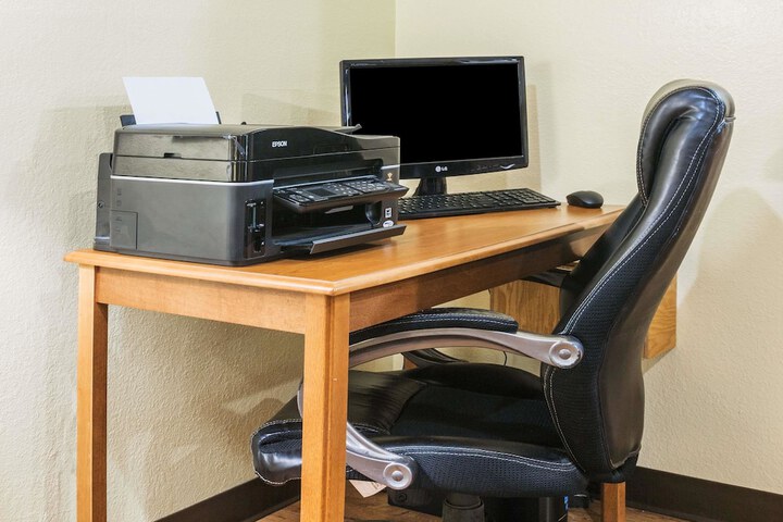 Business Center 32 of 32
