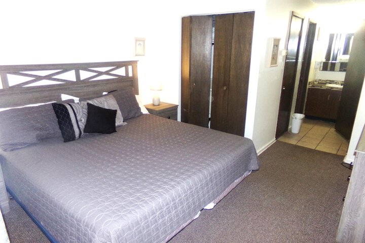 Snowflake 1 Bed plus Den 2 Bath