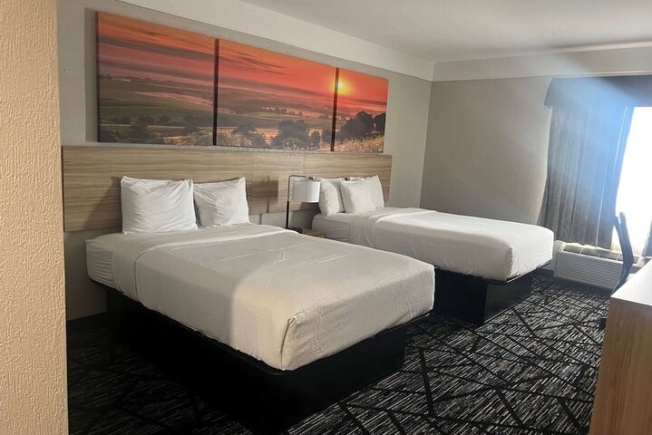 Room 17 of 33