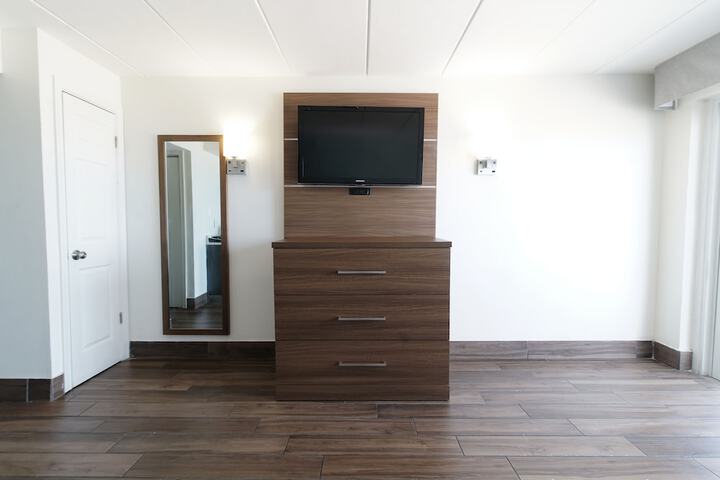 Room 13 of 30