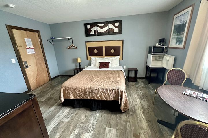Room 27 of 79