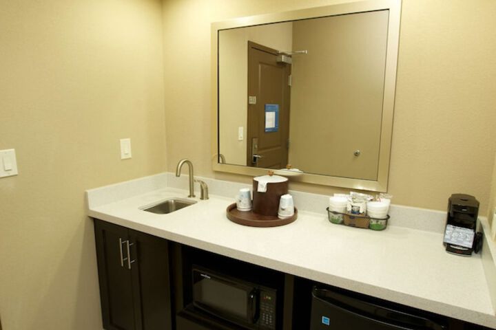 Room 26 of 48
