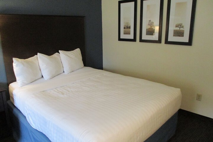 AmericInn by Wyndham Sleepy Eye