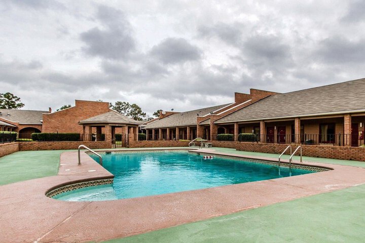 Econo Lodge Inn & Suites Enterprise