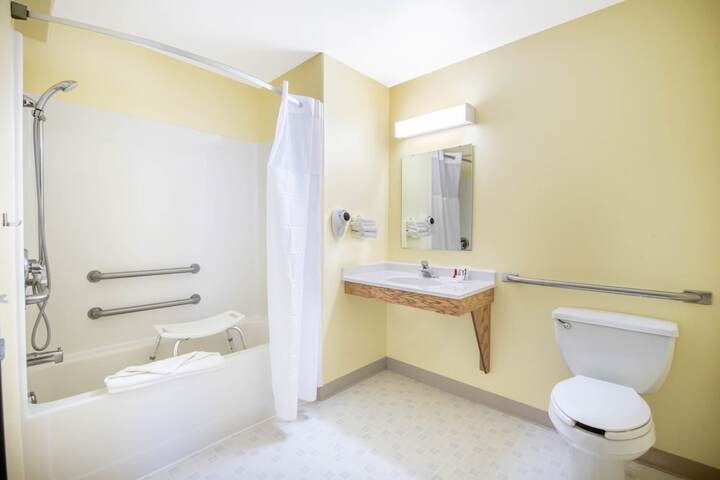 Room 11 of 21