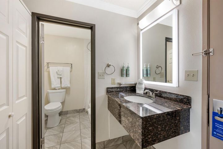 Best Western Airport Albuquerque InnSuites Hotel & Suites