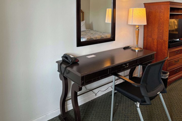 Room 8 of 22