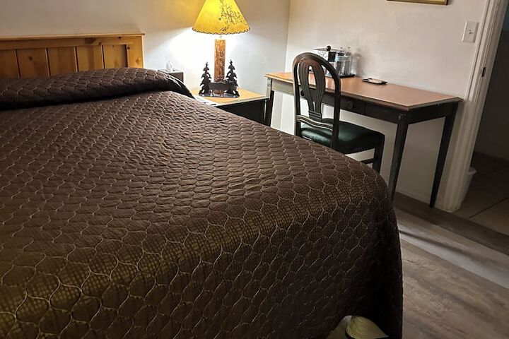 Rustic Inn Motel