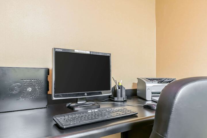 Business Center 13 of 13