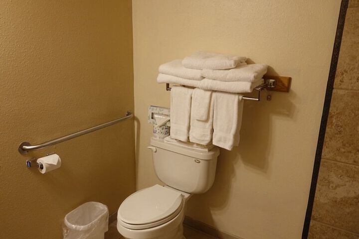 Room 28 of 32