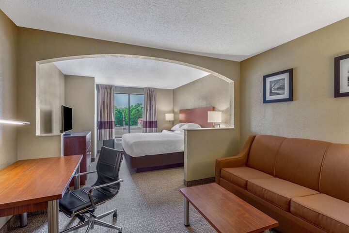 Room 8 of 22