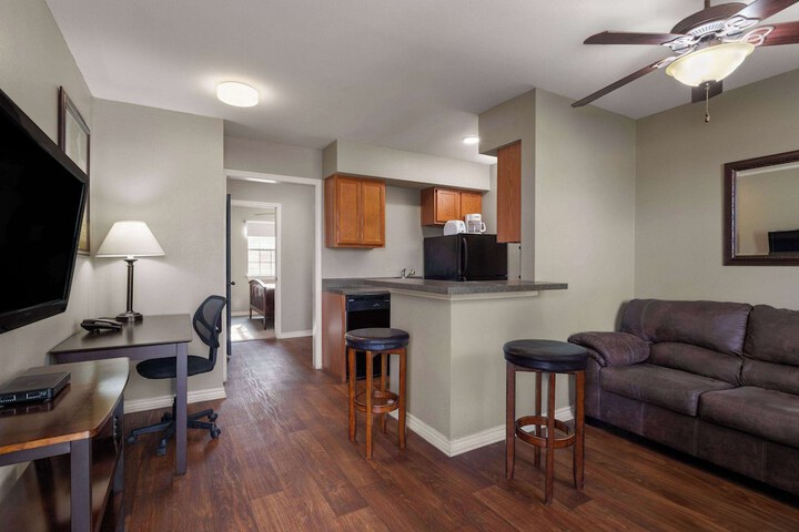 Eagles Den Three Rivers Texas a Travelodge by Wyndham