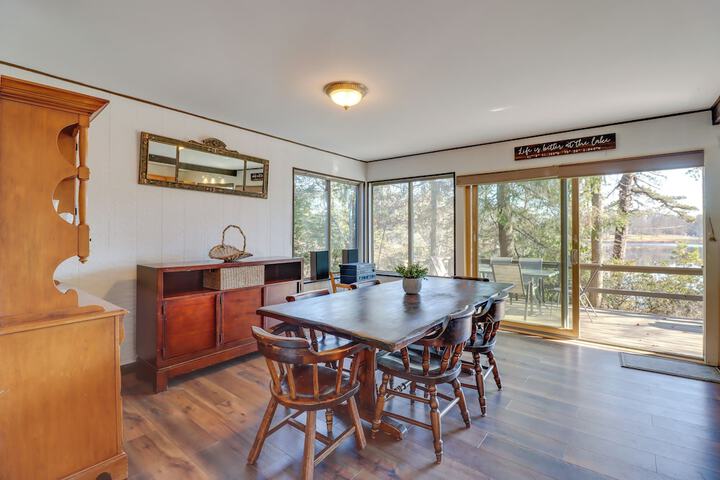 Near Skiing: Lakefront Gem w / Kayaks in Long Pond