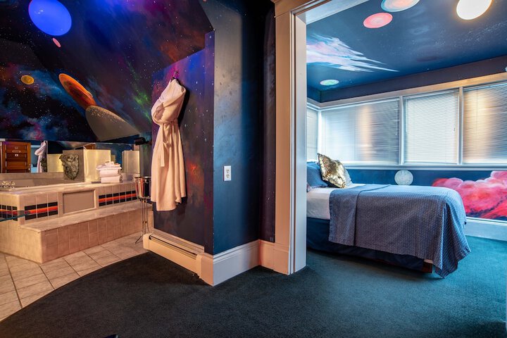 Room 210 of 216