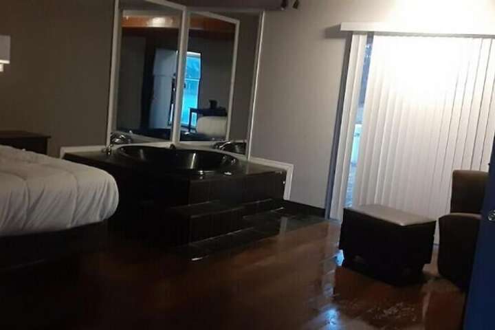 Room 20 of 37