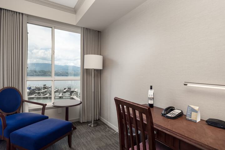 Room 52 of 102