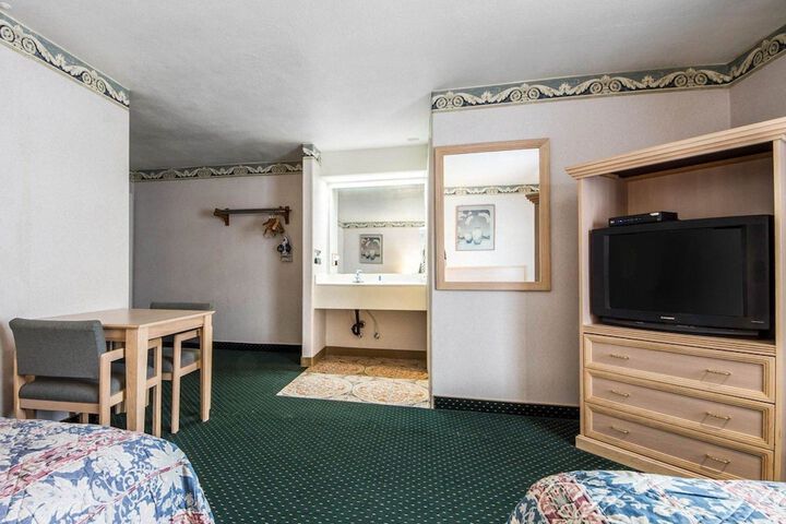 Room 12 of 24