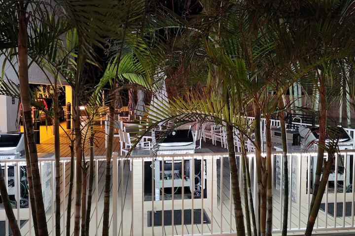 Barefoot Beach Club