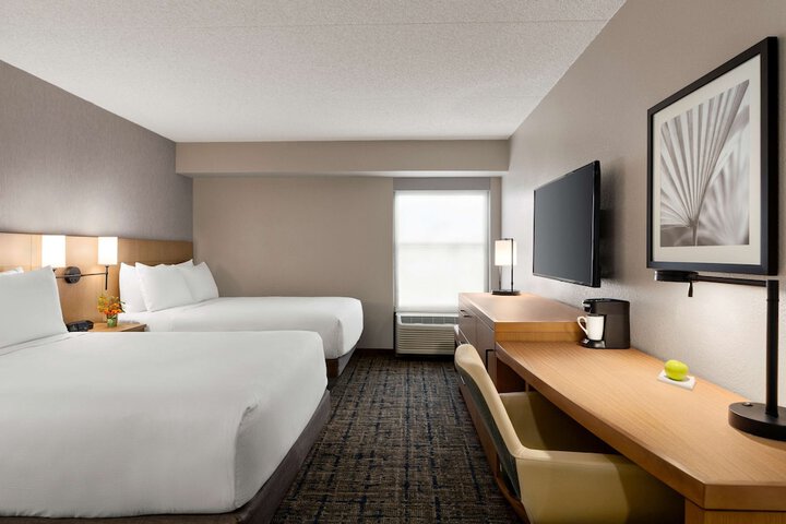 Room 10 of 29