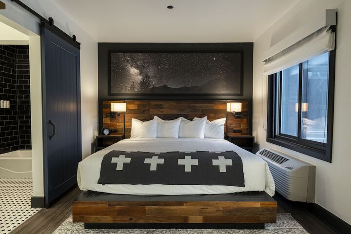 Room 50 of 97