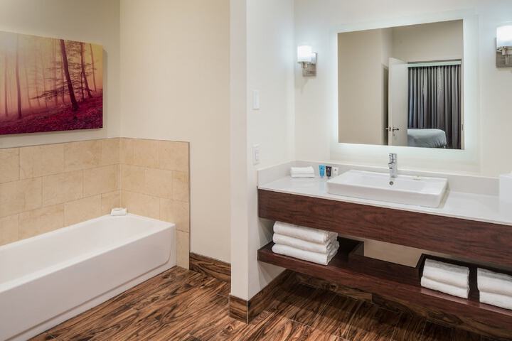 Crowne Plaza Springfield by IHG