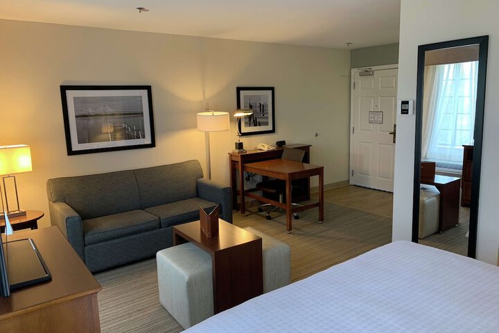 Room 11 of 36