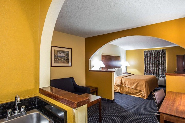 Room 22 of 48