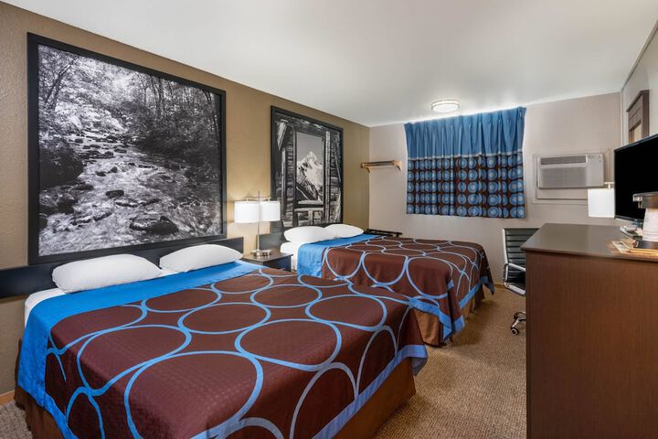 Room 17 of 32