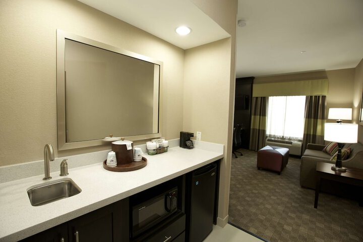 Room 35 of 48