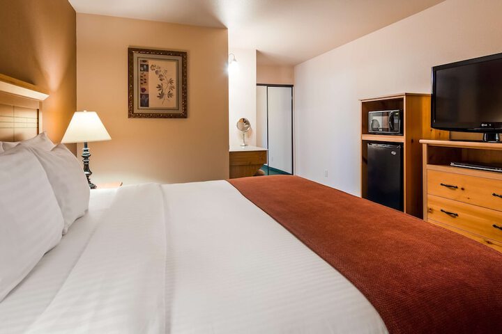 Best Western Plus Hartford Lodge