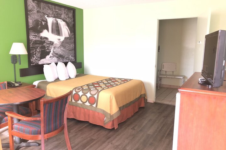 Super 8 by Wyndham Yreka