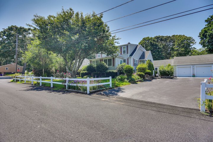 3 Mi to Dtwn & Beach! Bristol Home w / Patio