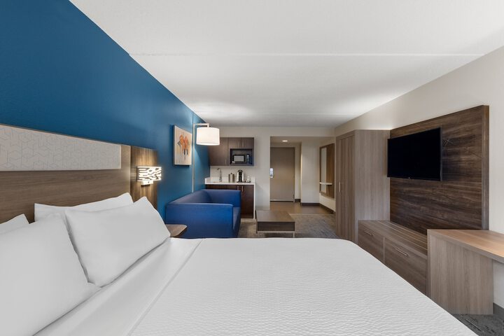 Holiday Inn Express Hotel & Suites Danbury - I-84 by IHG