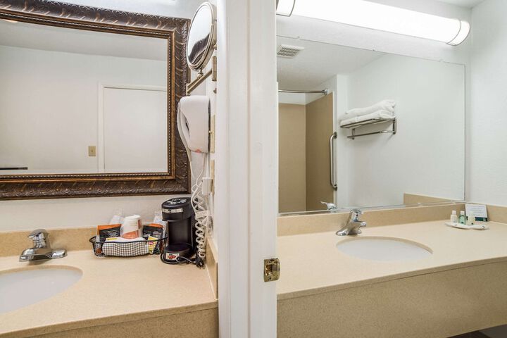 Room 27 of 57