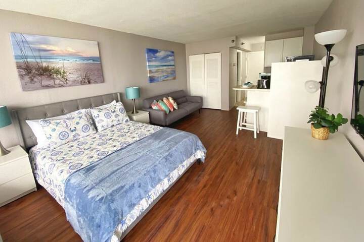 Room 18 of 28