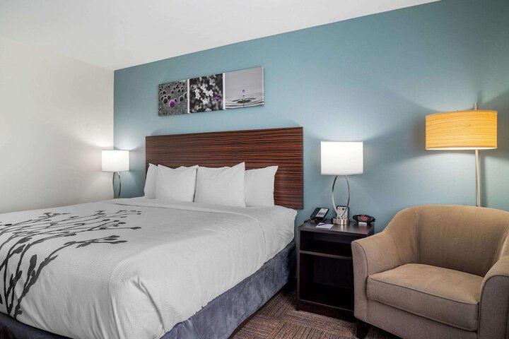 Room 12 of 32