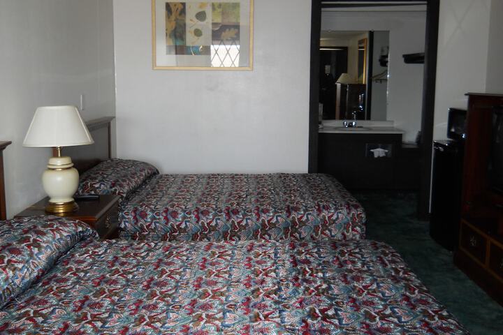 Room 15 of 33