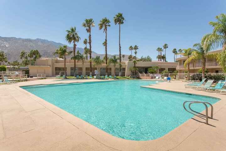 Pool 12 of 44